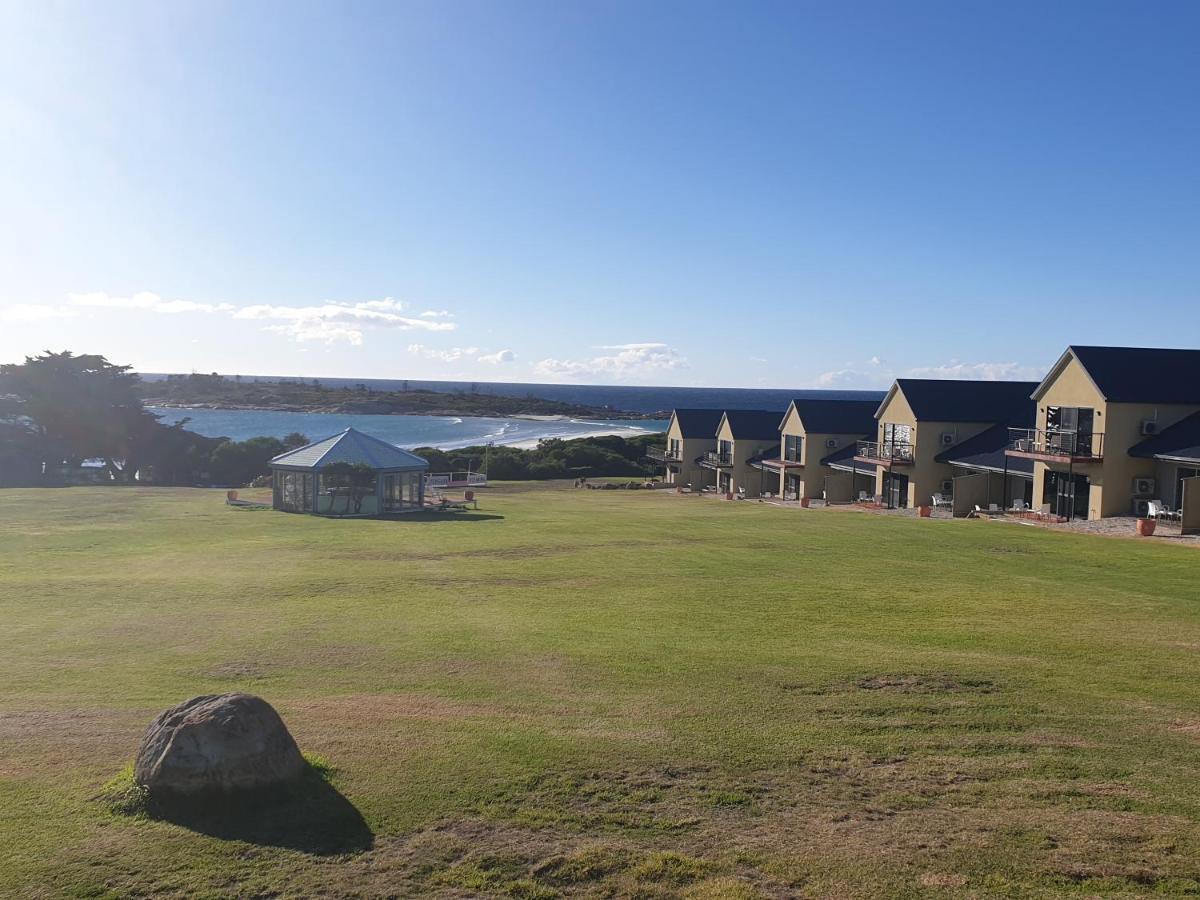Diamond Island Resort, Restaurant & Bar And Penguin Show Bicheno Buitenkant foto