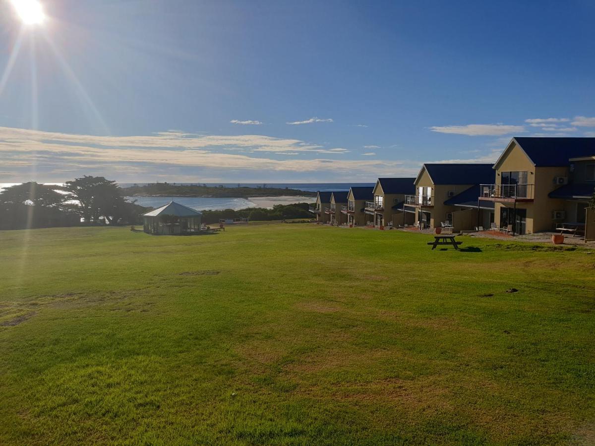 Diamond Island Resort, Restaurant & Bar And Penguin Show Bicheno Buitenkant foto