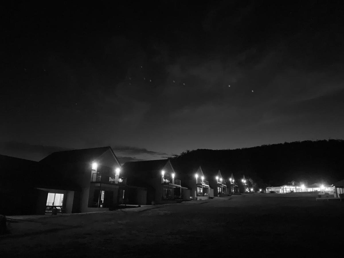 Diamond Island Resort, Restaurant & Bar And Penguin Show Bicheno Buitenkant foto