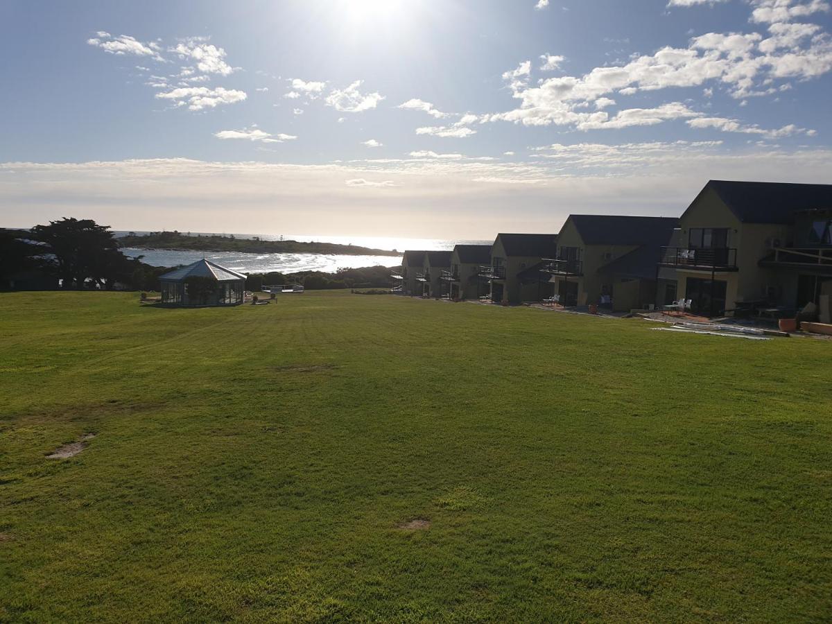 Diamond Island Resort, Restaurant & Bar And Penguin Show Bicheno Buitenkant foto